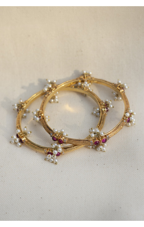 Afra (Bangles)
